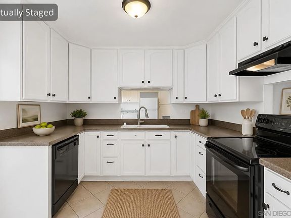 2nd image of 888 Cherrywood Way Unit 3