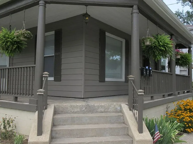 2228 S Harrison St — Photo 3