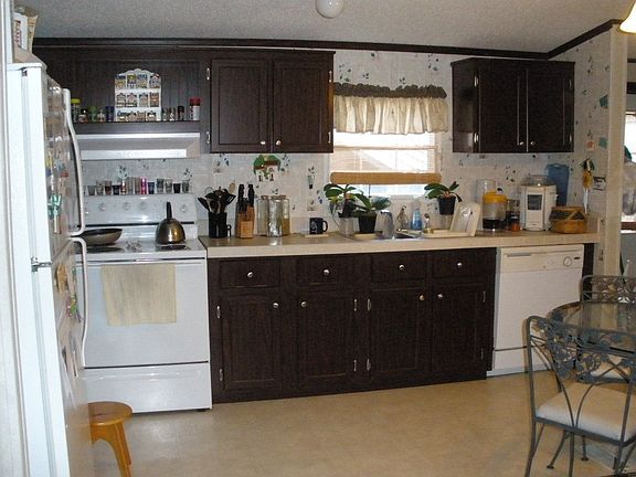 3rd image of 238 Redlin St