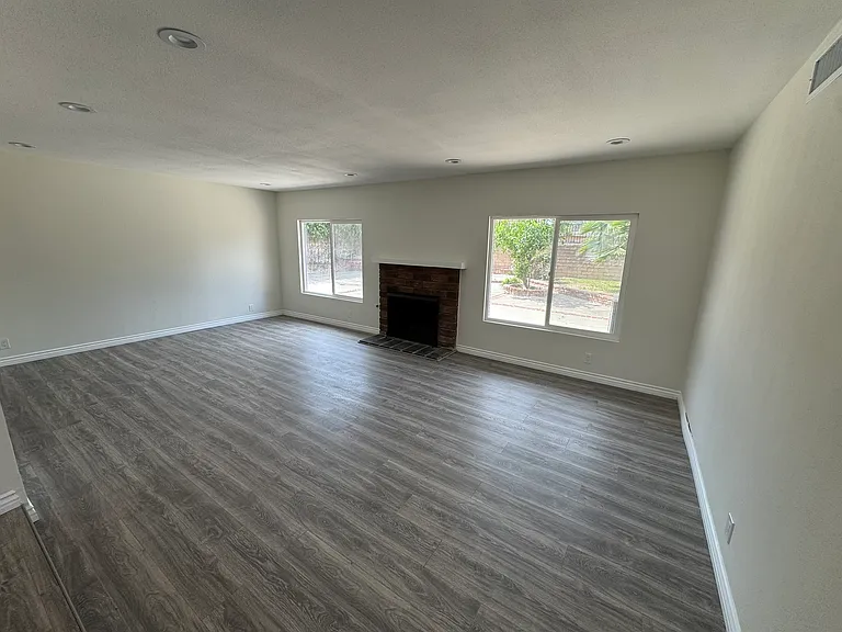 6307 Chimineas Ave — Photo 5