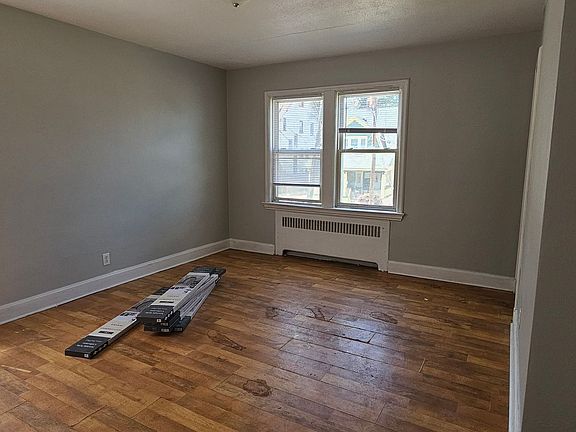 4th image of 2200 7th Ave APT 4