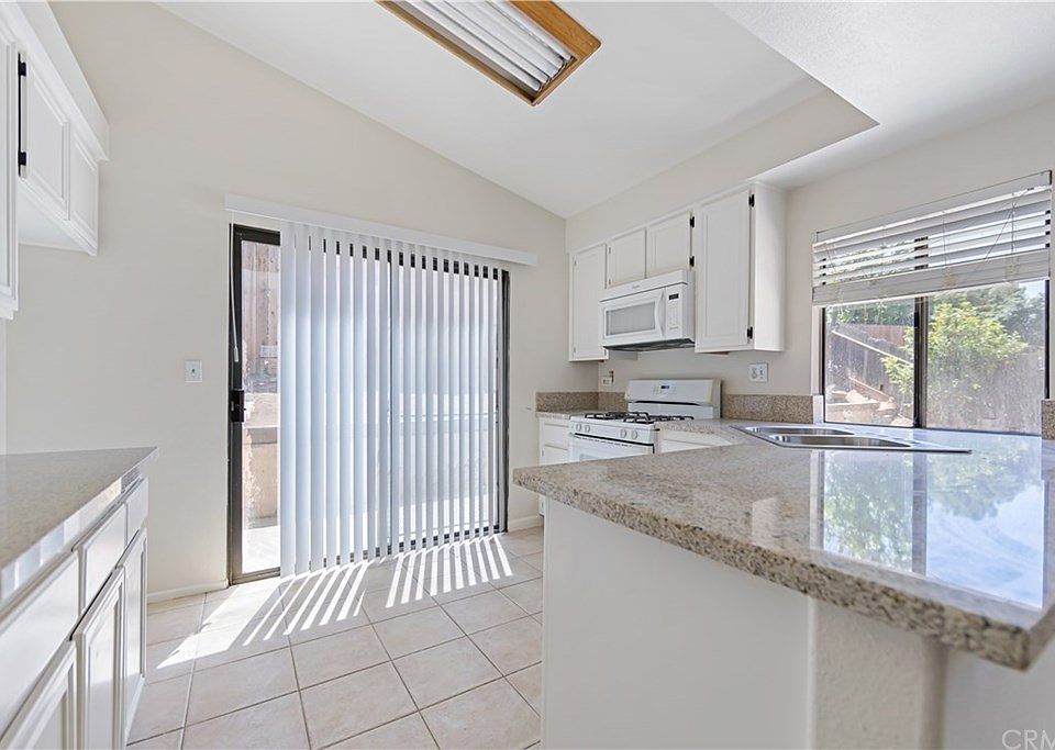1st image of 27602 Camino Bella