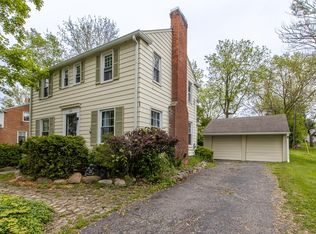 3070 Old Orchard Dr, Waterford, MI 48328