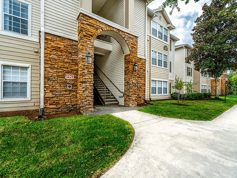 Brookwood Forest Apartments — Photo 7