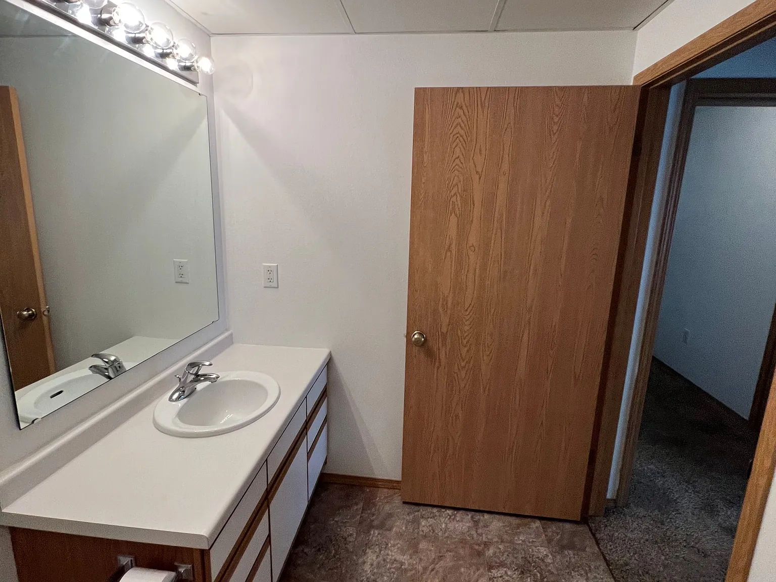 2 bed, $995 — Photo 4