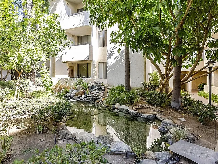 5325 Newcastle Ave — Photo 14