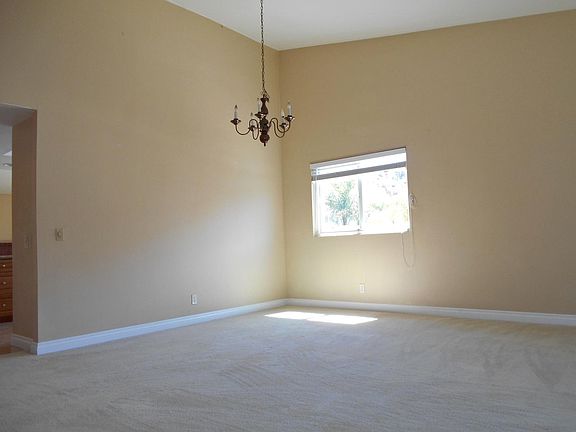 5th image of 13496 Entreken Ave