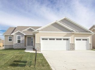 305 Shiloh Rose Pkwy NW, Bondurant, IA 50035