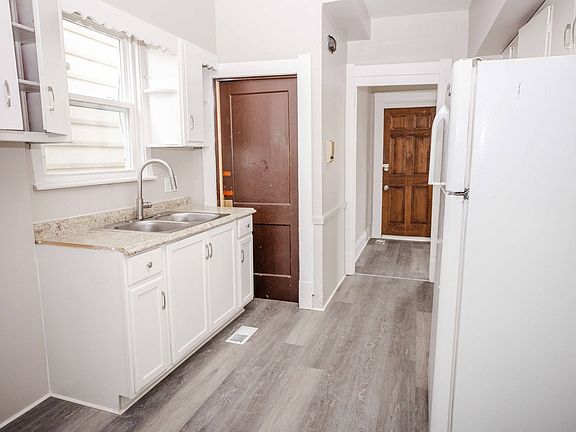 5th image of 1101 Radcliffe Dr