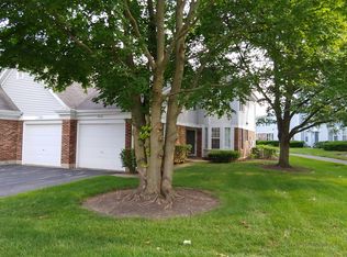 1903 Quaker Hollow Ln, Streamwood, IL 60107