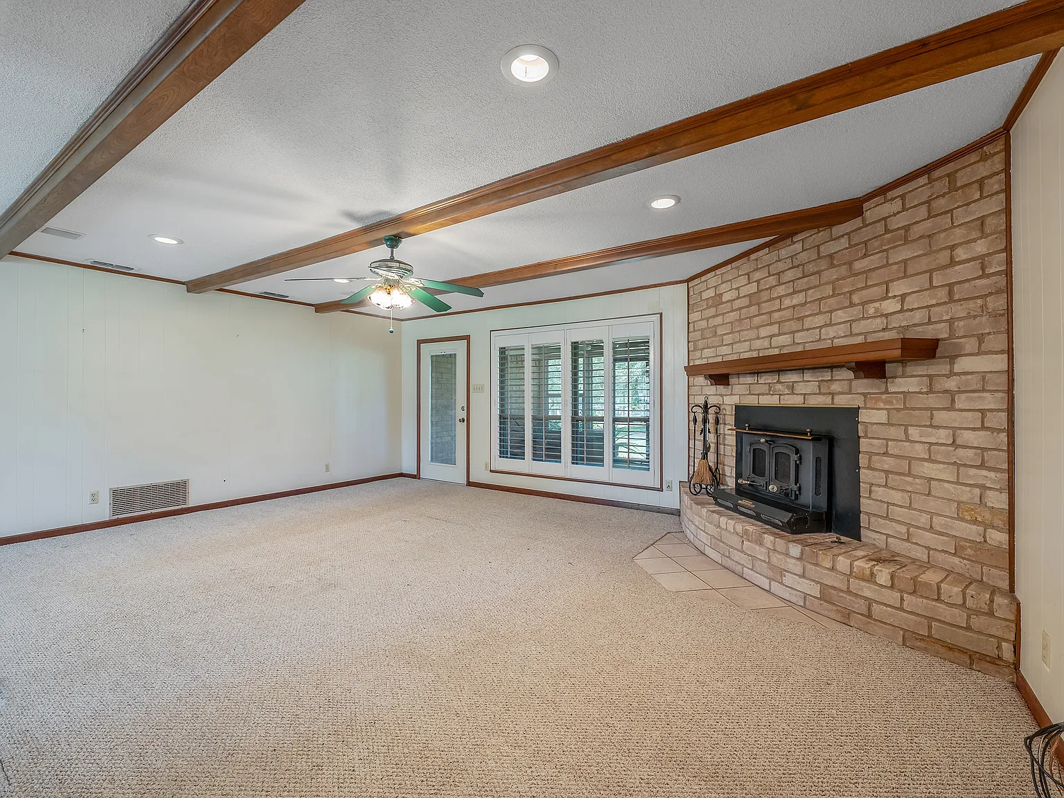 3 bed, 1603 sqft, $2,000 — Photo 3