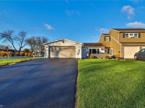 99 Covington Pl, Catasauqua, PA 18032