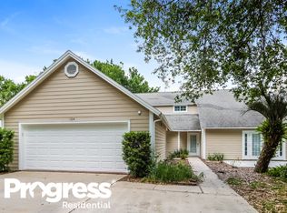 104 First Street Ct, Tavares, FL 32778