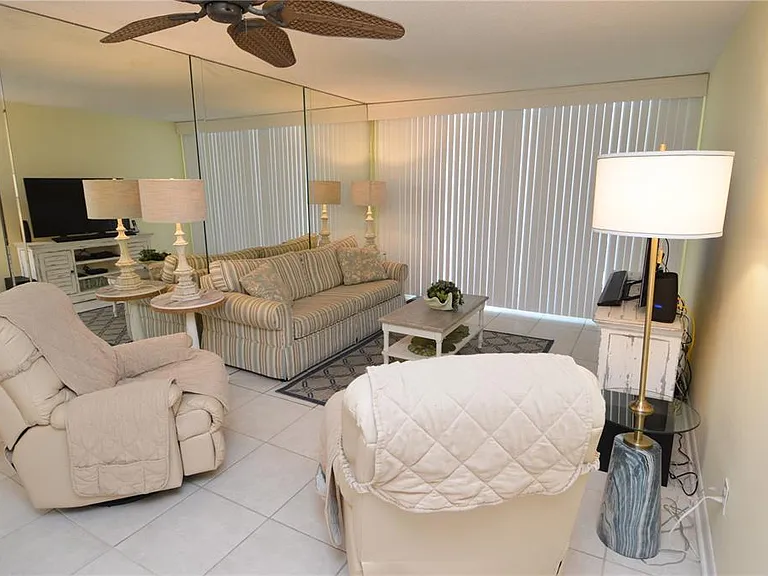18650 Gulf Blvd #305 — Photo 16