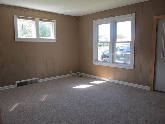 3rd image of 113 W McLeod Ave