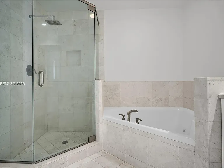 901 Brickell Key Blvd #L05 — Photo 12