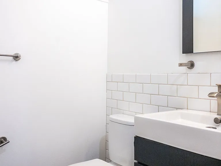 77 Bulkley Ave #12 — Photo 12