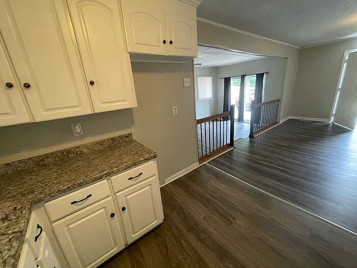 1306 Northwoods Dr — Photo 11