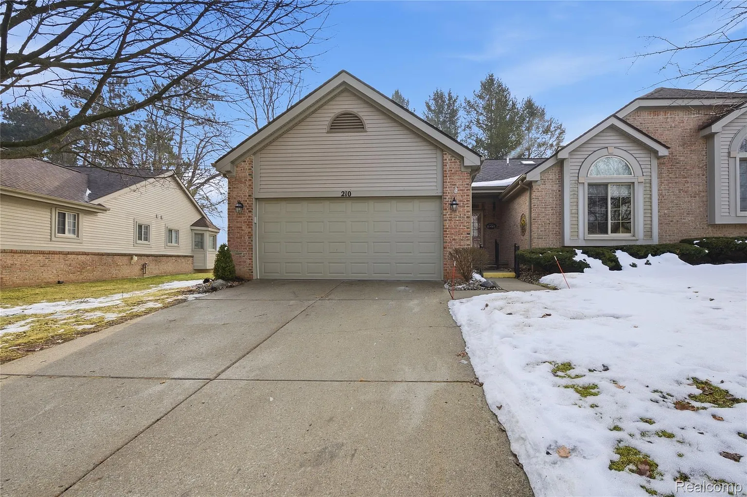 210 Sisu Knoll Dr photo 1