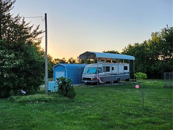 4th image of 17 Greenwood Ln