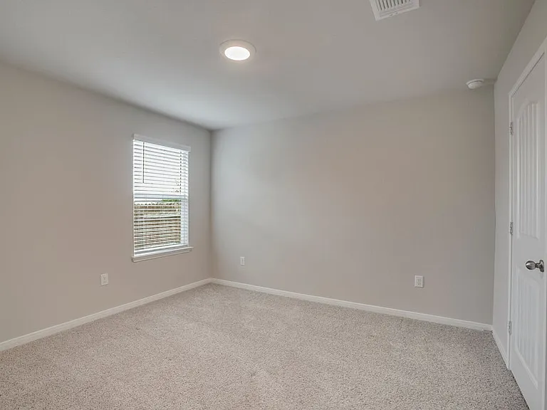 1007 Coolridge Ct — Photo 12