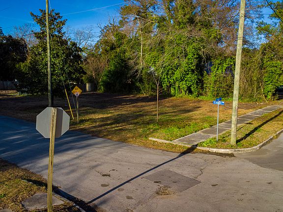 4th image of 518 B Street