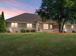 N75W24828 Robyn Ct, Lisbon, WI 53089