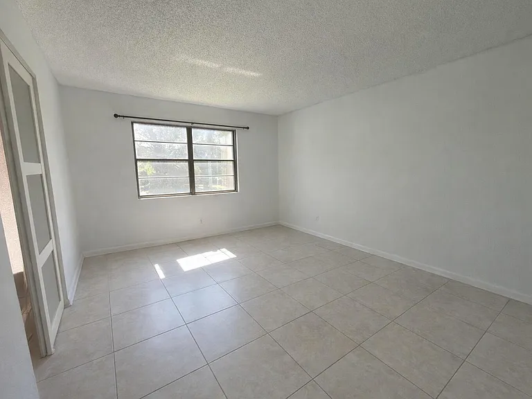 9440 SW 8th St #208 — Photo 19