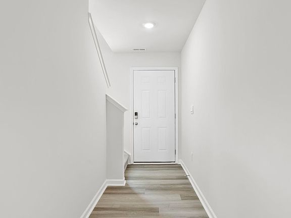 4th image of 15 Pleasant Woods Trl