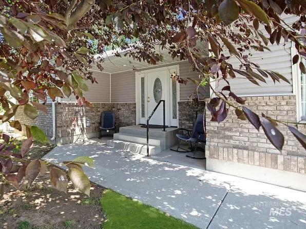 2474 E 3800 N #B, Filer, ID 83328