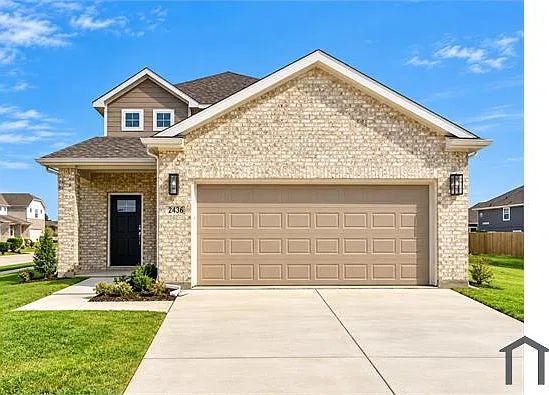 6 bed, 2822 sqft, $4,200 — Photo 2