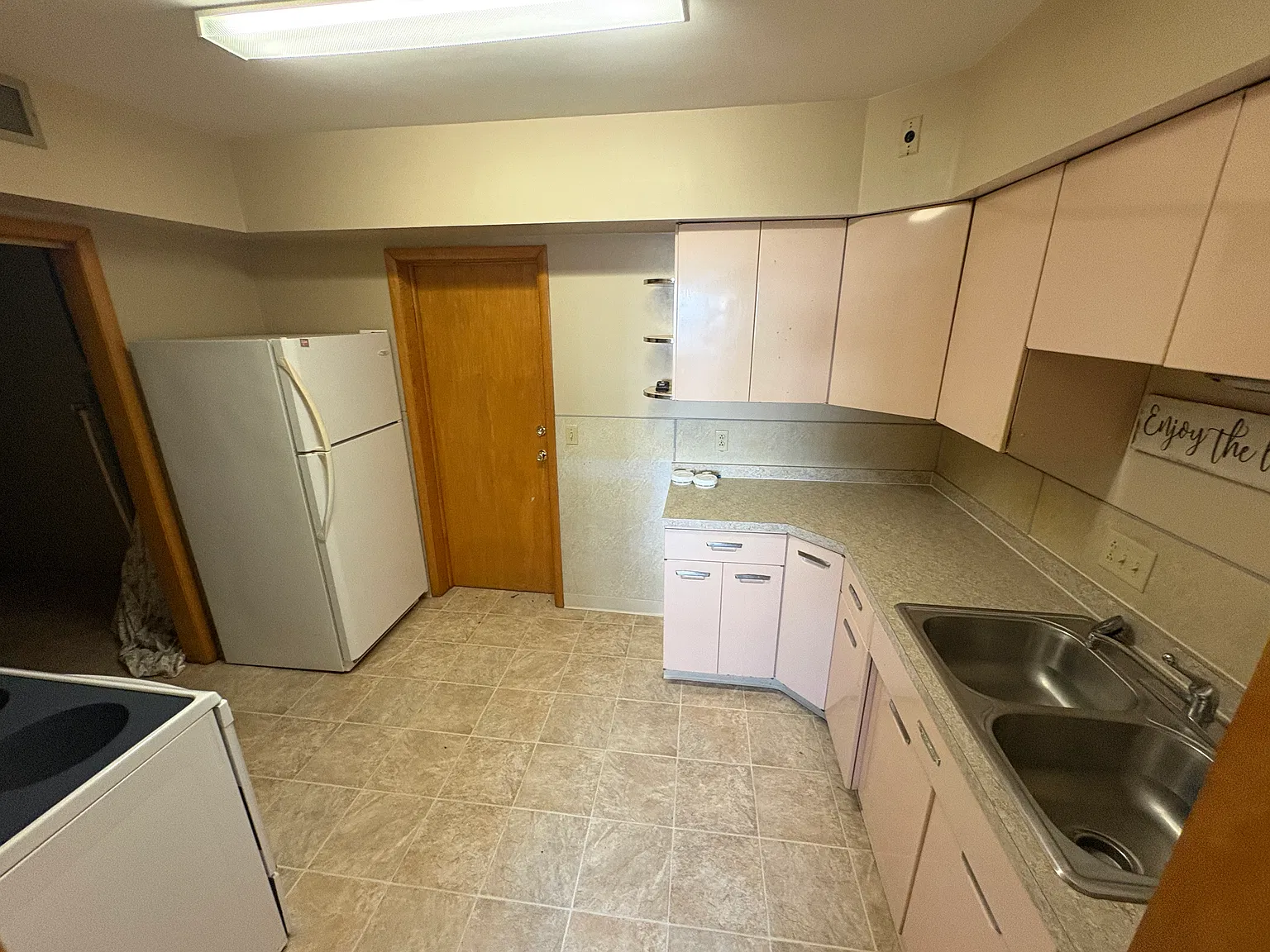402 W Park Ave — Photo 3