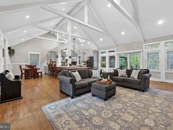 683 Gravelly Hollow Rd, Medford, NJ 08055