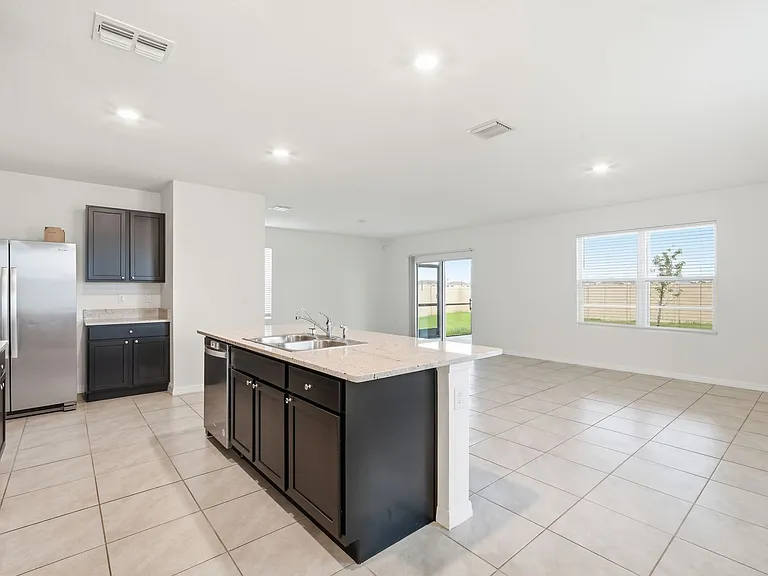 5635 Hollingworth Trl — Photo 5