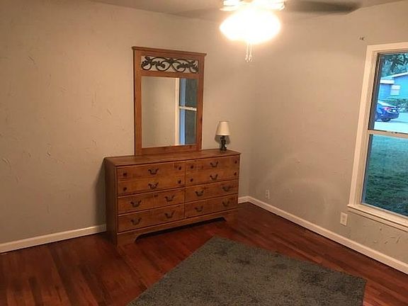 4th image of 806 W Bluff St