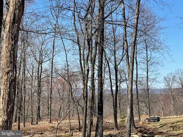 2 Princess Dr, Zion Grove, PA 17985