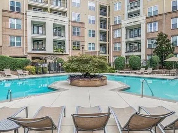 3rd image of 390 17th St NW Unit 5027