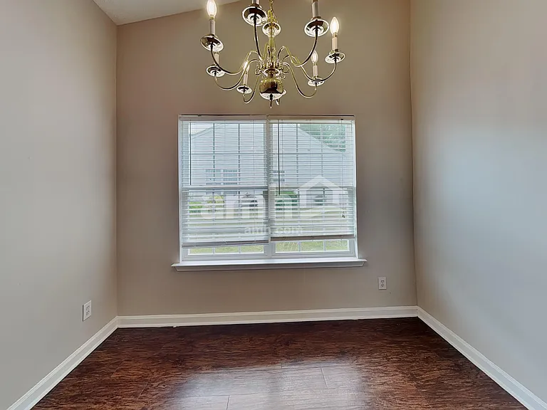 1132 Alysum Ave — Photo 5