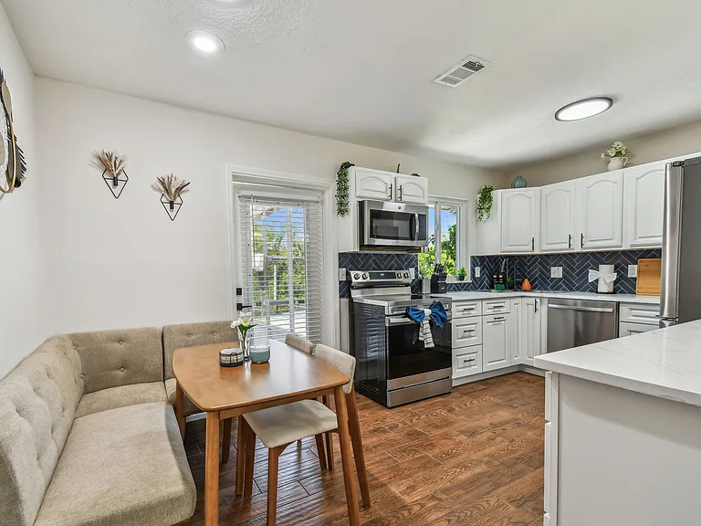8611 Driftwood Dr — Photo 27