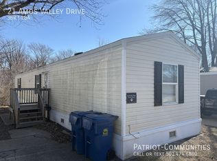 21 Amos Valley Dr, Springfield, IL 62702