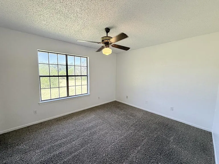 2315 E Highway 190 — Photo 34