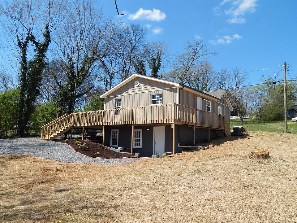 1st image of 611 Midlake Dr