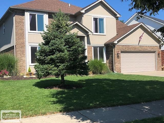 1st image of 44017 Pinewood Dr