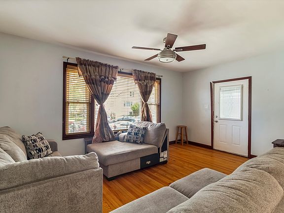 3rd image of 2705 N Oak Park Ave