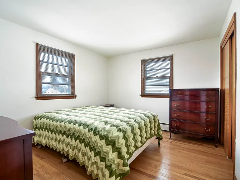 3895 Madison Ave — Photo 9