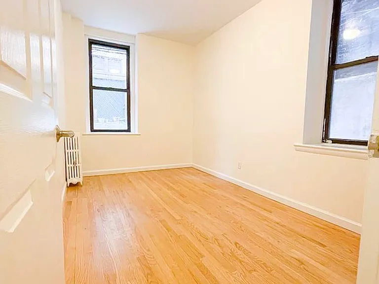 152 E 84th St #1F — Photo 4