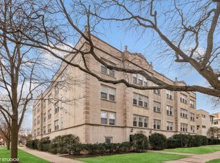 800 Dobson St APT 2, Evanston, IL 60202