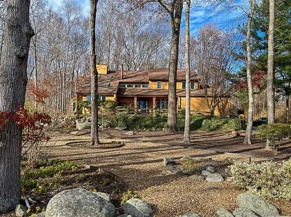 243 Spring St, Shrewsbury, MA 01545