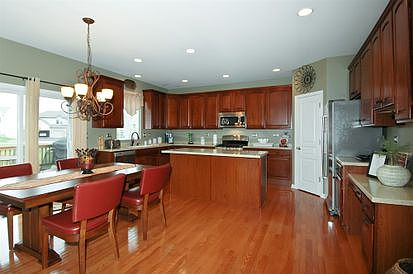 2nd image of 3539 Carlisle Ln