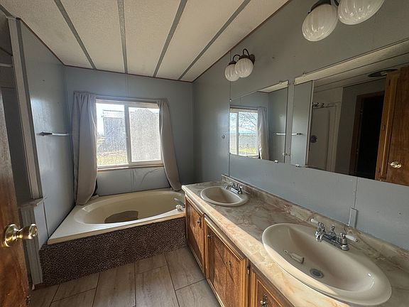 2nd image of 7021 Road 9 NW